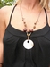 ketting houten kralen en geslepen schelp